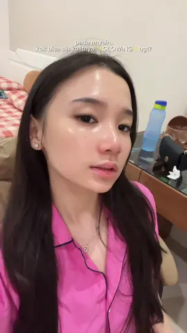 “kok bisa si glowing bgt?”, “pake apaan?”, “pasti skincare nya mahal”  ✅jwbannya adalah cuman pake 5x ceramide moist dari skintificc kok🫢🩵#jerawat #skinbarrier #kulitmulus #5xceramide #pelembabbiru 
