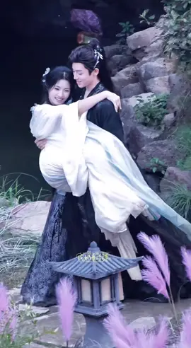 270924 ☁️ 🐉 bế 🐱 nhẹ nhàng như gió  Cr: on vid #NhậpThanhVân #入青云 #loveintheclouds #HầuMinhHạo #侯明昊 #KỷBáTể #纪伯宰 #houminghao  #LưDụcHiểu #卢昱晓 #MinhÝ #明意 #luyuxiao