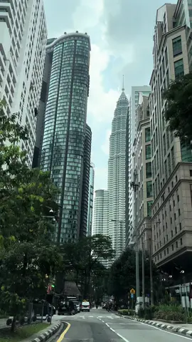 Suka dg vibes nya …   #kualalumpur #malaysia #malaysiatiktok #travel #traveltiktok #jalanjalan #serunyaliburan #fyp 