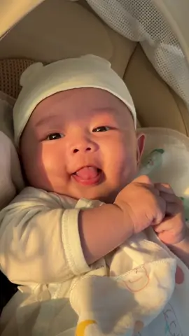 Toả nắng đúng nghĩa😝🐣🐣 #chipbae #nhavia2vach #nhaviacoembe #nhaviaembebubam 