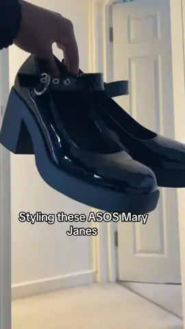 sorry im so awkward 🤣#maryjanes #autumnoutfits  #fyp #grwm #OOTD 