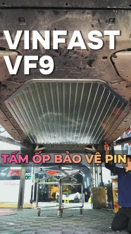 Tấm ốp bảo vệ pin xe VinFast VF9 có cần thiết không? Mọi người xác nhận nha #fastauto #phukienoto #oto #car #vinfast #VF9 #vf9 #xediendo #review #doxechuyennghiep 