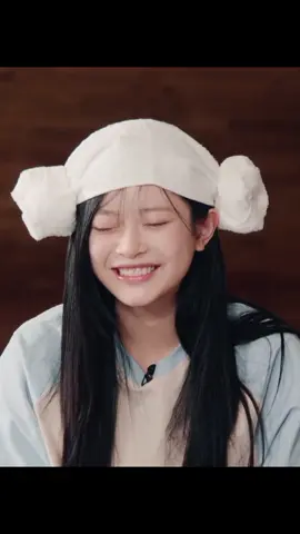hanni lamb's head so cute 🤍🐑 #hanni #newjeans #hanninewjeans #hannipham #newjeansedit #fyp 