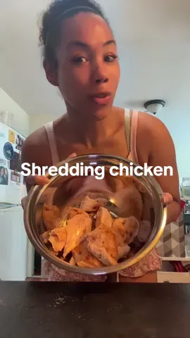 Best way to shred chicken #shrededchicken #chickenhack #chickenbreast 