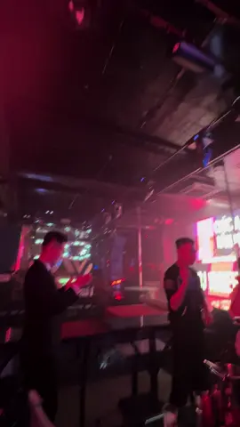 Gọi em là  e bé ngoan   Xu#xuhuongtiktok  #varil #tamgiacvang🇻🇳🇱🇦 cô đơn giữa dòng người  thân thuộc  