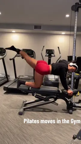 These moves burn crazy! #glutesworkout #smallwaist #Fitness 