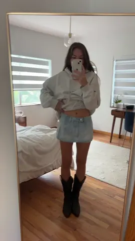 We The Free Gallivanting Peekaboo Skort Unboxing #freepeople #denimskort #microskirt #denimskirt #skort 