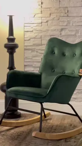 Mais c'est trop élégant, fauteuil à bascule velours vert sapin,  tellement joli,  c'est trop tentant que j'ai envie d'en avoir à la maison.  😀😁 urbanmeuble.com #decoration #chaiseabascule #maisonsdumonde #maison #laredoute #chic #pourtoi 
