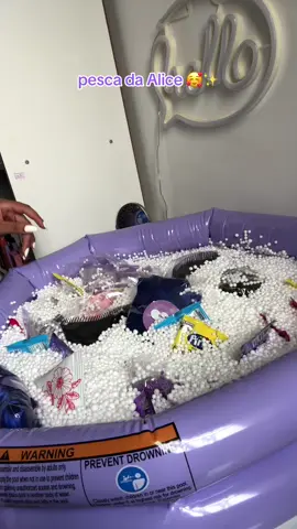 a Alice nao perdeu tempo e correu pra participar da nossa piscininha de brindes 😍✨ Para participar você precisa realizar uma compra no nosso site no valor de R$ 69,90 sem incluir o frete e já terá direito a uma pesca na nossa piscininha 🤌🏽 Enviamos para todo Brasil  www.blossombeauty.com.br  #lojademaquiagem #lojademaquiagemonline #brindes #fy 