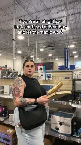 Alt girl + Nerdy Computer boy = 🤝🏻 🤞🏼🤞🏼🤞🏼 #altgirl #alternative #alternativetiktok #nerdyboy #nerd #bestbuy #Relationship 