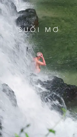 Cùng đắm mình vào thác nước và tận hưởng dòng suối mát lạnh ngay tại Suối Mơ thôiii #congviensuoimo #suoimopark #dulich 
