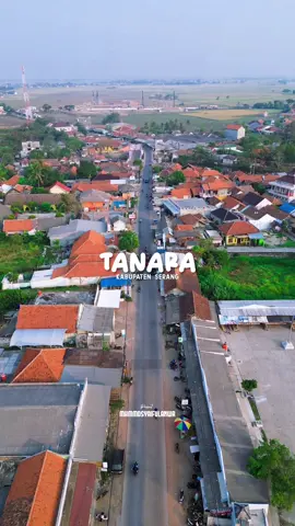 Kecamatan Tanara terletak di sebelah utara Kabupaten Serang. Ibu Kota Kecamatan Tanara berada di Desa Cerukcuk, jarak dari Ibukota Kabupaten sekitar 34 KM. Bentuk topografi wilayah Kecamatan Tanara berbentuk daratan, desa yang langsung berbatasan dengan laut jawa adalah Desa Pedaleman, Desa Tanara dan Desa Tenjo ayu.1 Di Kecamatan ini lahir seorang ulama Islam yang sangat terkenal hingga sekarang, seorang ulama sufi yang banyak menghasilkan kitab- kitab yang menjadi rujukan selain Quran dan hadist nabi. Syekh Imam Nawawi Albantani dan Syekh Bajang merupakan salah satu tokoh kebanggaan masyarakat tanara. Masjid Agung Banten yang berada di Kawasan Pusat Pemerintahan Provinsi Banten kini memakai nama ulama besar yakni Syekh Imam Nawawi Al bantani. Sedangkan Syekh Bajang adalah asisten pribadi Syekh Imam Nawawi Al bantani yang namanya tercatat sebagai nama jalan dan kampung di Desa Tenjoayu. Wargi tanara mana suaranya 🙌🏻🙌🏻 #infosudutbanten #tanara #tanaraserangbanten #syeikhnawawialbantani #serang #serangbanten #serangraya #serangkab #serangkabupaten #seranghits #seranghitz #serangpride #kabupatenserang #wongserangbanten #wongserang #jaseng #jasengpride #serangtimur #fyp #fypシ #fypシ゚viral #fypage #fypp #fypシ゚ #fypdong #fyptiktok #djimini3pro #dji 