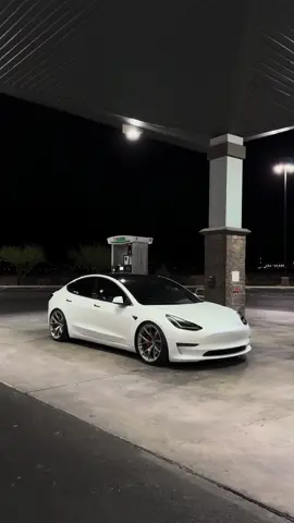 Good daily #fyp #1slow15 #tesla #model3 #lowered #cars #carsoftiktok 