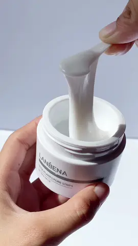 LANBENA PORE STRIPS 2.0👃 Scientific Gold Formula, 2%BHA Amazonian White CIay ALOE BARBADENSIS, Mild, 0% burden.  ✅Safe for sensitive skin 1、Rapid formation of liquidcrystal micelle film 2、Strong adsorption of blackheads and gentle not to hurt the skin 3、Soothe the skin and purify the pores ✨Method of usage✨ -After cleansing the skin, apply the mask around the nose using the Mask Brush. -Take a sheet of NOSE MASK STRIPESPAPER place it on your nose and press it gently to fit. -Dry it on for 8 minutes, then peel it off. -Rinse off with water, apply an appropriate amount of LANBENA PORE MINIMIZING ESSENCE on the nose, and massage until absorbed. #lanbena #lanbenaporestrips #lanbenaporestris2.0 #blackheadremover 