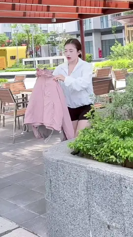 Áo khoác gió croptop #aokhoacgio #aokhoaccroptop #thoitrangnu #xuhuongtiktok2023 