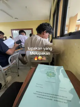 Ya nga🤙🏽🤣#kawan makan #kawan #katakata #overthinking #4u #fypシ #4upage #qoutes #storywa #kece🤙 #motivation 