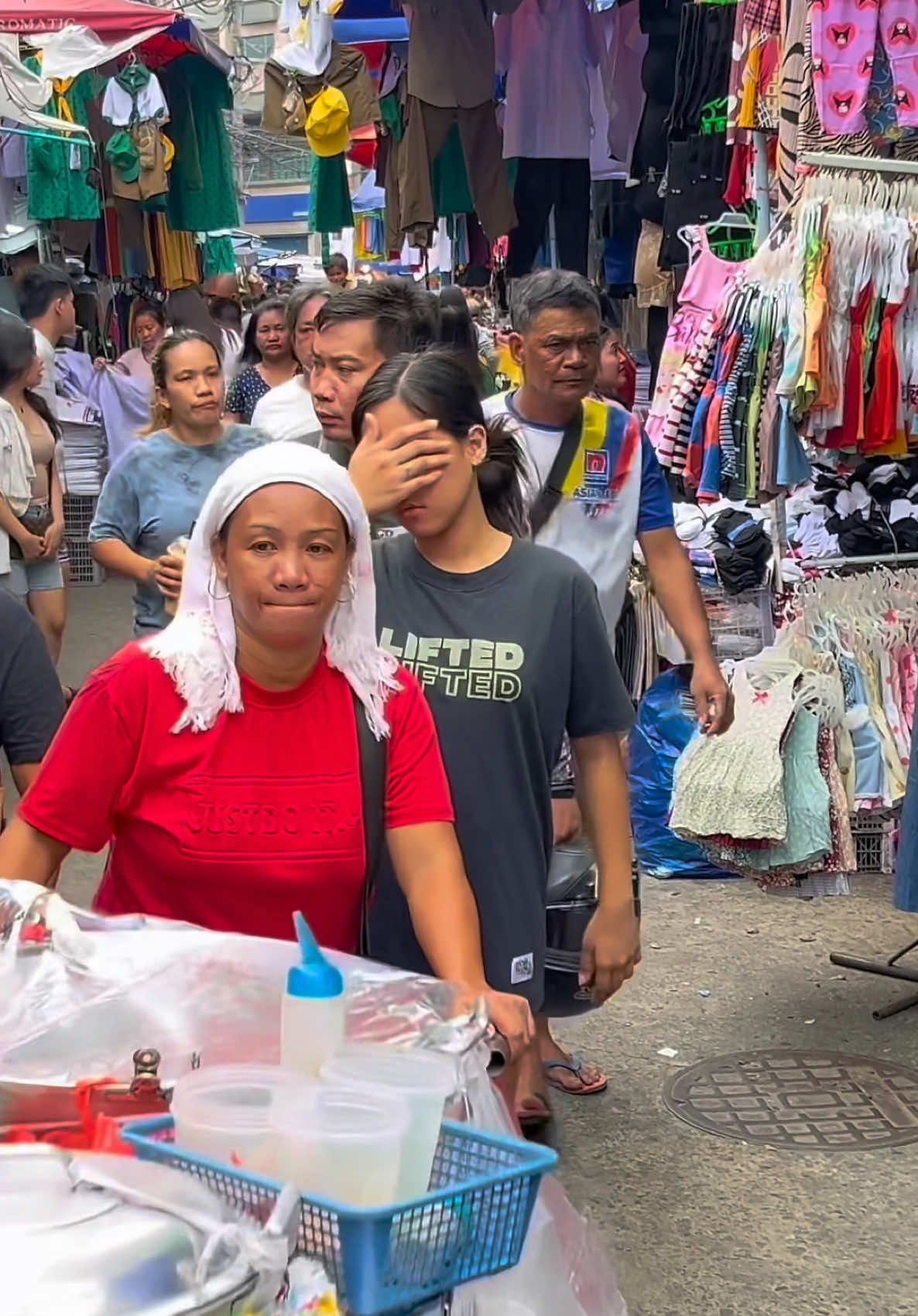 Manila’s Busiest, Most Crowded Market — Quiapo #manila #quiapo #market #street #philippines 