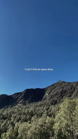 🌬🎧 #lyricsong #aesthetics #closeddoors #CapCut 