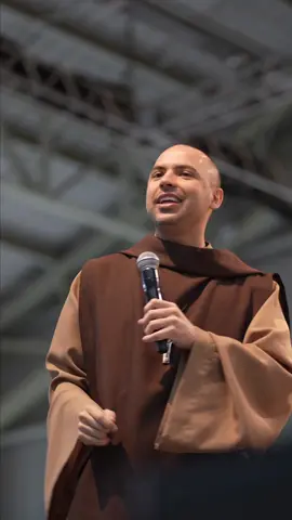 Tem lugares que não são para a sua família!  Você está acompanhando conosco o acampamento de São Miguel Arcanjo? #freigilson #cancaonova