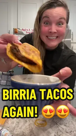 Im telling you if don’t use the #ezbombs Birria Taco bombs, you are missing out! Sad we are out and about to order bulk. They are sooooo good!!! Such amazing flavor and so easy! #jaimebaileyratesit #birriatacos #ezbombsbirria 