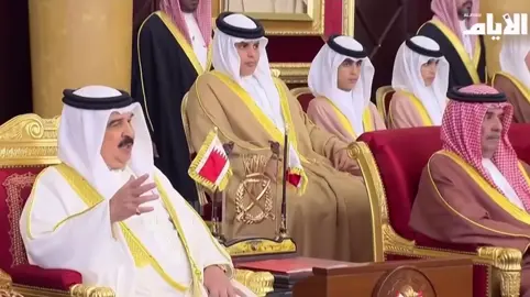 حضرة صاحب الجلالة الملك حمد بن عيسى آل خليفة ملك البلاد المعظم حفظه الله ورعاه ، ملك الأنسانية ، الله يطول عمره ويحفظة وأبنائه الطيبين الكرام ٠