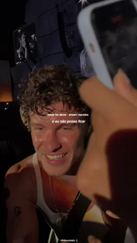 e o @Shawn Mendes que só ta indo embora do brasil hoje e mesmo assim não cantou never be alone pra gente #shawnmendes #foryou #fyp #rockinrio #shawn #fy #viral #lyric 
