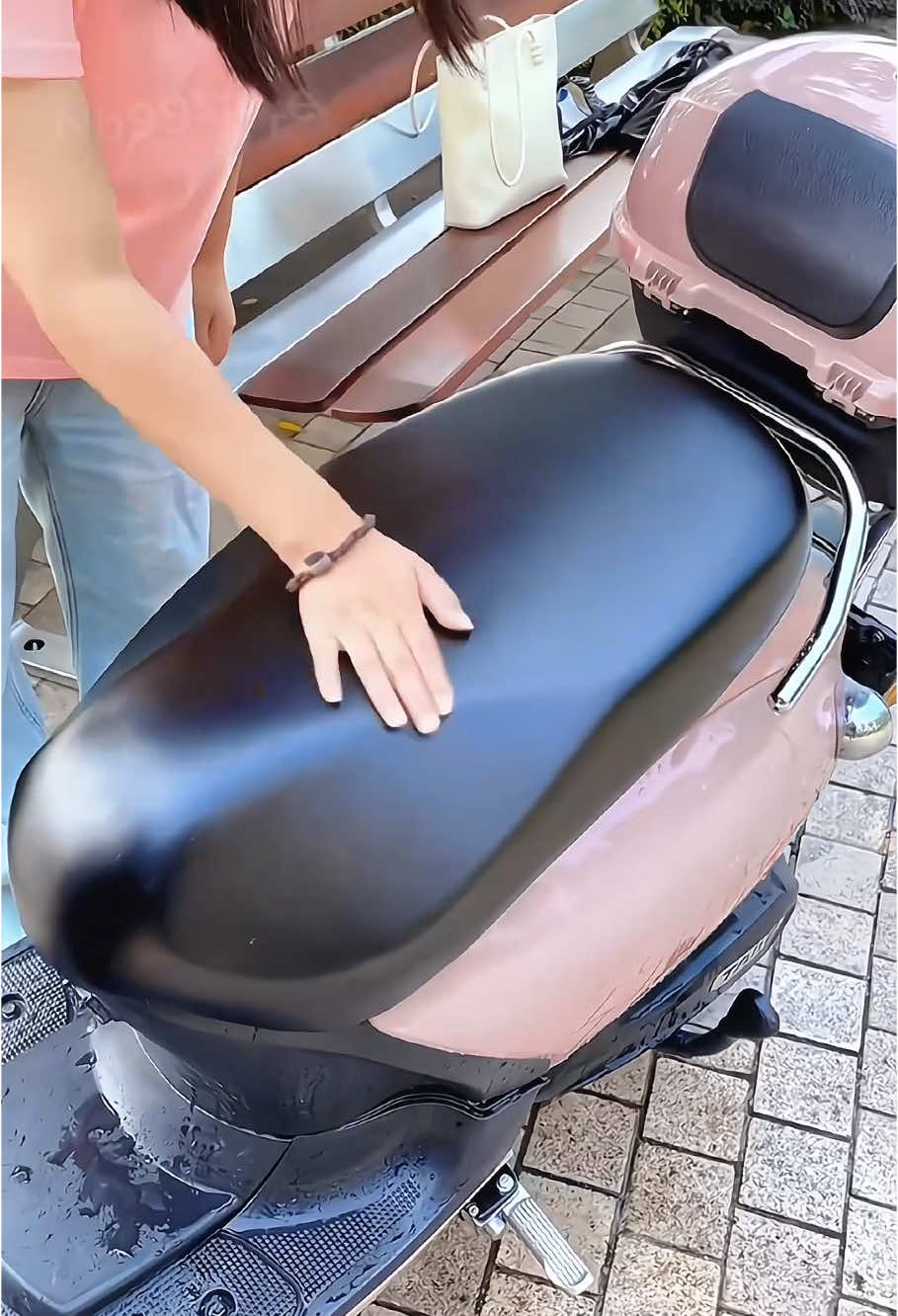 Bọc yên xe máy đa năng tại nhà. Bọc bảo vệ yên xe máy xe điện co giãn đàn hồi tốt #bocyenxe #bocyenxemay  #bocyenxedapdien #bocyenxedapthethao #bocbaoveyenxe #bocghexemay #dogiadung #tienich #xemay #xedien #xuhướng #nb99store 