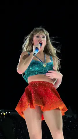 Shake it off munich N1 🩵🧡 #foryou #taylorswift #taylornation #taylorsversion #viral #foryoupage #fyp #taylorswifterastour #swifttok #shakeitoff #munich #erastour @Taylor Swift 