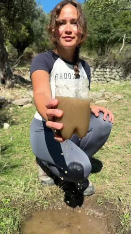 Water Purification Using Cloth: Simple & Effective Methods 💧🌿 #camping #survival #bushcraft #Outdoors When you’re out in the wild, finding clean water is essential. Here are some quick tips:  1. Filter the water using a piece of cloth or any material that can effectively absorb moisture and remove dirt.  2. The freshest water can often be found after rainfall or in flowing streams.  3. Always boil the water to eliminate harmful bacteria and ensure it’s safe to drink.  4. For a better taste, you can add aromatic fruits or herbs to enhance the flavor. Stay hydrated and safe on your adventures! 🌿 Disclaimer: The potentially hazardous activities depicted in this video should only be performed by trained and qualified adults.