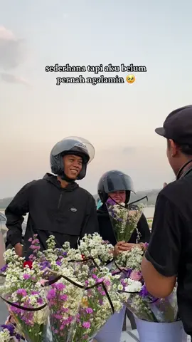 posting ulang = kode 😚 #freshflowers #buketbunga #bucketbunga #rowojombor #klaten #delanggu #xyzbca #fyp #fypシ #fypシ゚viral #xyzbca 