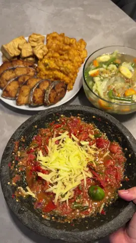 gak semangat makan kalo gak ada cabe😄☝🏻 || @Ravelle Official 