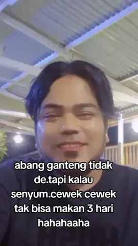 #fypシ゚viral . assalamualaikum.tengok rambut pak itam sikat belah hahaha