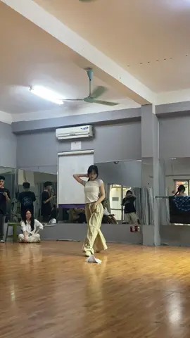 càm ơn c @Anh Mỹ vì bài biên siu cháy xuất hiện trước ngày casting của elm🤩🤩 #xh #viral #fyp #pthaodzz #dance #hopondashow #ndc 