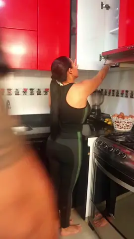 Putting my wife on the counter to see her reaction 😛😂😛#scarecam #scarepranks #fail #jumpscare #scary #scared #scaring #foryou #fypシ゚viral #funny #funnyvideos #scaringpeople #prank #funnymoments #hahaha😂 #hahaha 