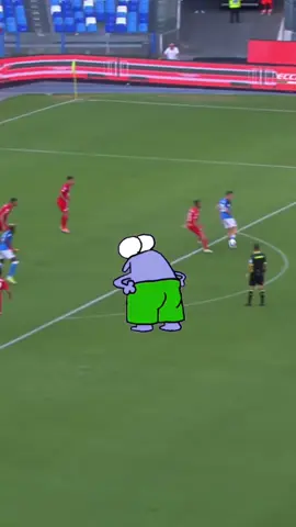Mi sto cambiando, non guardare 🫣💙 #ForzaNapoliSempre #tiktokfootball #seriea #imchanging #meme 