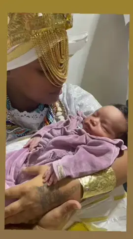 gratidão minha mãe Oxum!  Como eu te amo, como eu sou grata!  #candomblé #umbandadearuanda #Oxum #osun #dofona #efon 