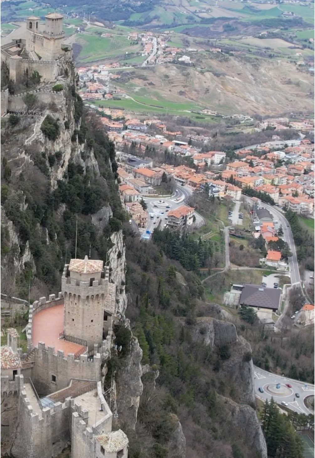 the 5th smallest country in the world…size isn’t as important if you’ve got castles #sanmarino #sizedoesntmatter #castle #drone 
