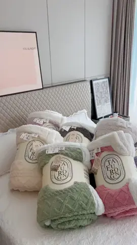 Chăn lông cừu TaFuRong  #nghienchanga #xuhuong #xuhuongtiktok #vacaiket #trending #changagoidem #giaitri #giadinh #tiktokawardsvn2023 #phunu #chăngagối #xuhuong2024  