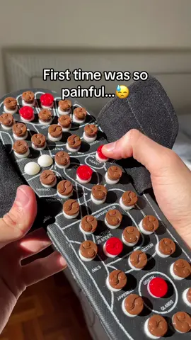 Releasing 😌 #wellness #SelfCare #acupressure #footmasage #reflexology #pressurepoints  . . . ACUPRESSURE SANDALS PRESSING POINTS FOR IMPROVING WELLNESS SELFCARE FOOT MASSAGE REFLEXSOLOGY