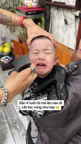 Thanh niên sợ cắt tóccc nhất trên đời 😌