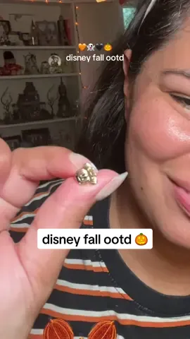 i ran out of time on this video and you can’t really see my earrings but im obsessed with this fit ib queen @zaire 🖤🎃👻 #disney #disneyadult #disneystyle #fallootd #fall #OOTD #fallfit #falldisneyoutfits  @Disney @Disney Parks @Disney Style 