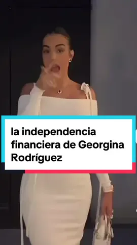 ¿Creen que Georgina ya no necesita la riqueza de Ronaldo para destacar? 🤔💰 Dejen su opinión en los comentarios, ¡quiero saber qué piensan! 👇 #georginarodriguez #cristianoronaldo #cr7cristianoronaldo #futbol⚽️ 