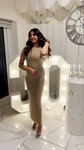 30 & fabulous 🥂✨ . . . . . #fyp #foryourpage #30birthday #30andfabulous #cheersto30 #birthdaycelebrations #goodbye20s #boohoodress #birthdayfit #boohoobabe #fypviralシ 
