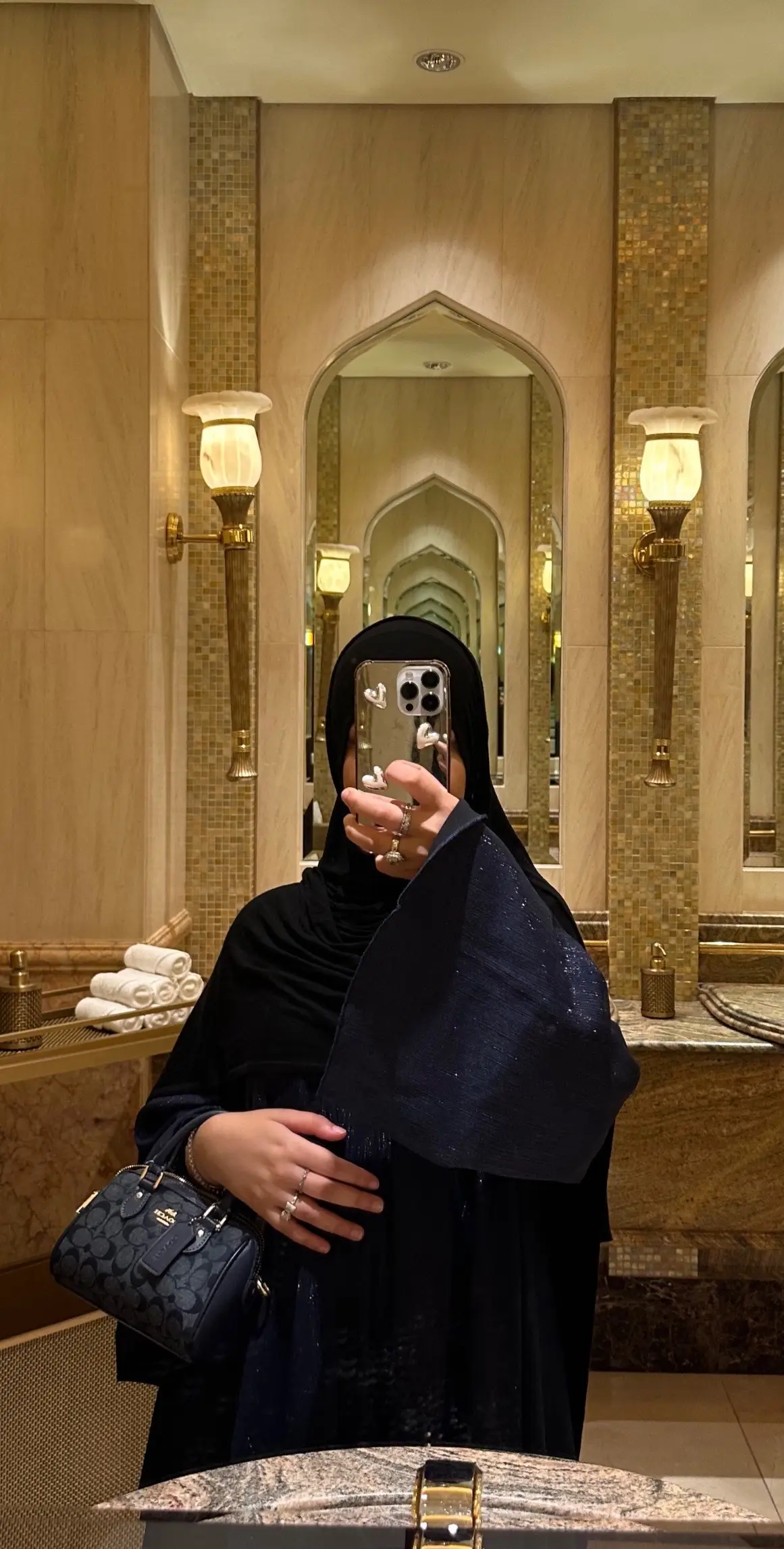 #fypage #fy #aesthetic #photodump #uae #fyp #fypp #muslimtiktok #hijabigirl #girly #mosque #abaya #dubai #islam #foryou #abudhabi #emiratespalace 