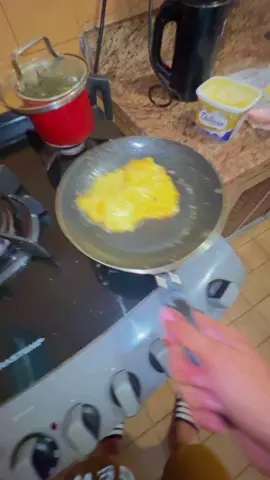 O o lençol, intimidade temos  #fyp #foryou #ovo #meme #comida #frigideira #intimidade 