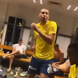 DansedenBahçe         #kesfetteyiz #fenerbahçe #fyp #fenerbyndr #yagizaasigimdeyincekesfetoluyomus #FENERBAHÇE 