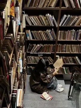 Book girls 📚 #teddybar95 #fyp #foryoupage #xbyzca #viral #aesthetic #girly #girl #BookTok #reading #romance 