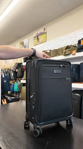 Best carry-on in the world 🌎 Briggs & Riley | You can buy it online | Link in Bio #luggage #travel 