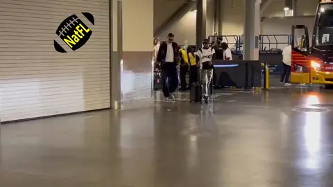 OMG! Travis Kelce arrives at Sofi Stadium wearing the outfit Taylor Swift gave him    #erastour #1989taylorsversion #tavlorswift #1989tv #taylorsversion #1989 #swifttok #swiftie #taylornation #nowthatwedonttalk #reputationtv #erastourfilm #swiftifies #taylorswifterastour #taylorswift #reputation #TrendTok #TrendTokApp