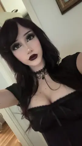 im annoyed that my previous video is cropped weirdly idk why it did that.. #alternative #hoco #goth #gothicstyle #alternativegirl #gothhomecoming #altmakeup 